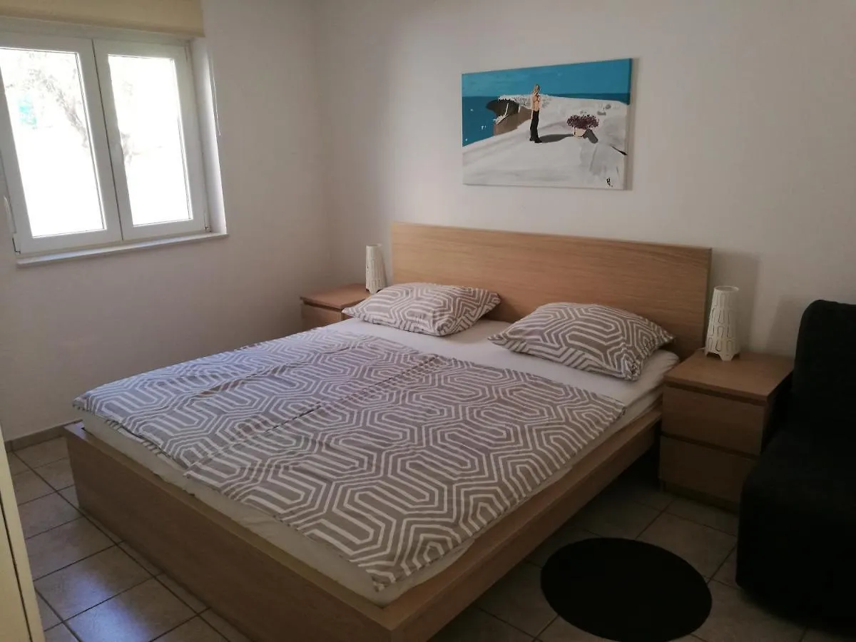 Apartmani Punta Pakoštane 0*,