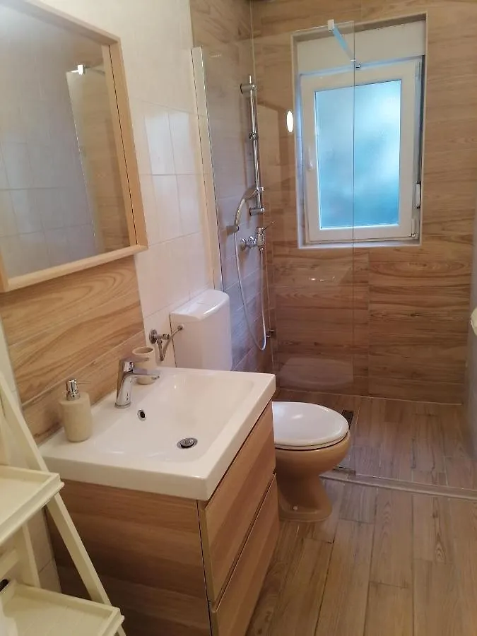 Apartmani Punta باكوشتاني شقة